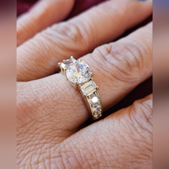 Elegant Gold Over Sterling 925 Women's Ring - Picture 8 of 9